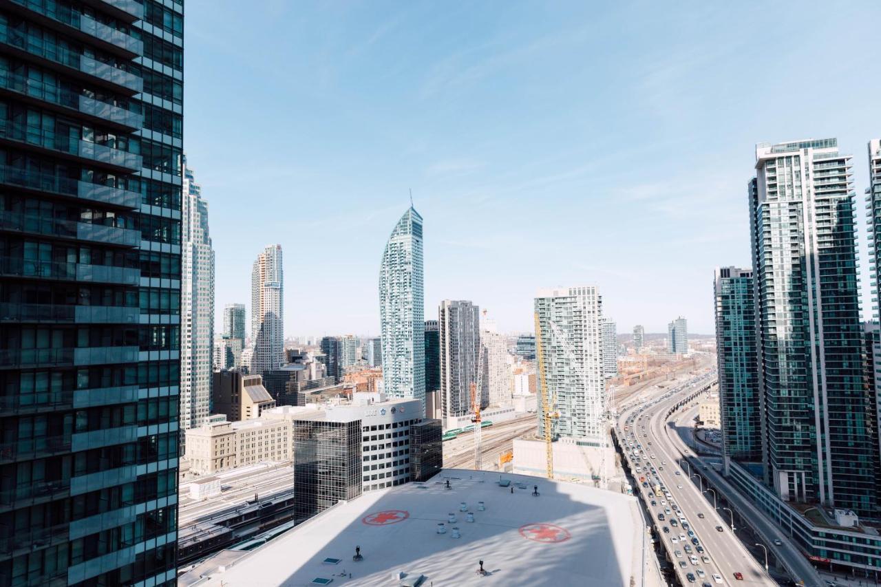 Sarkar Suites - Maple Leaf Square Toronto Exterior foto