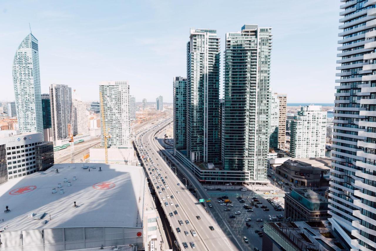 Sarkar Suites - Maple Leaf Square Toronto Exterior foto